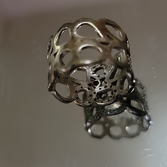 Unisex Ring size 6 interconnected circles 925 silver with 💎 cool design .5"wide - Picture 6 of 7